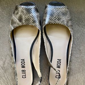 Club Moda Open Toe Snake Skin Sling Back Flat